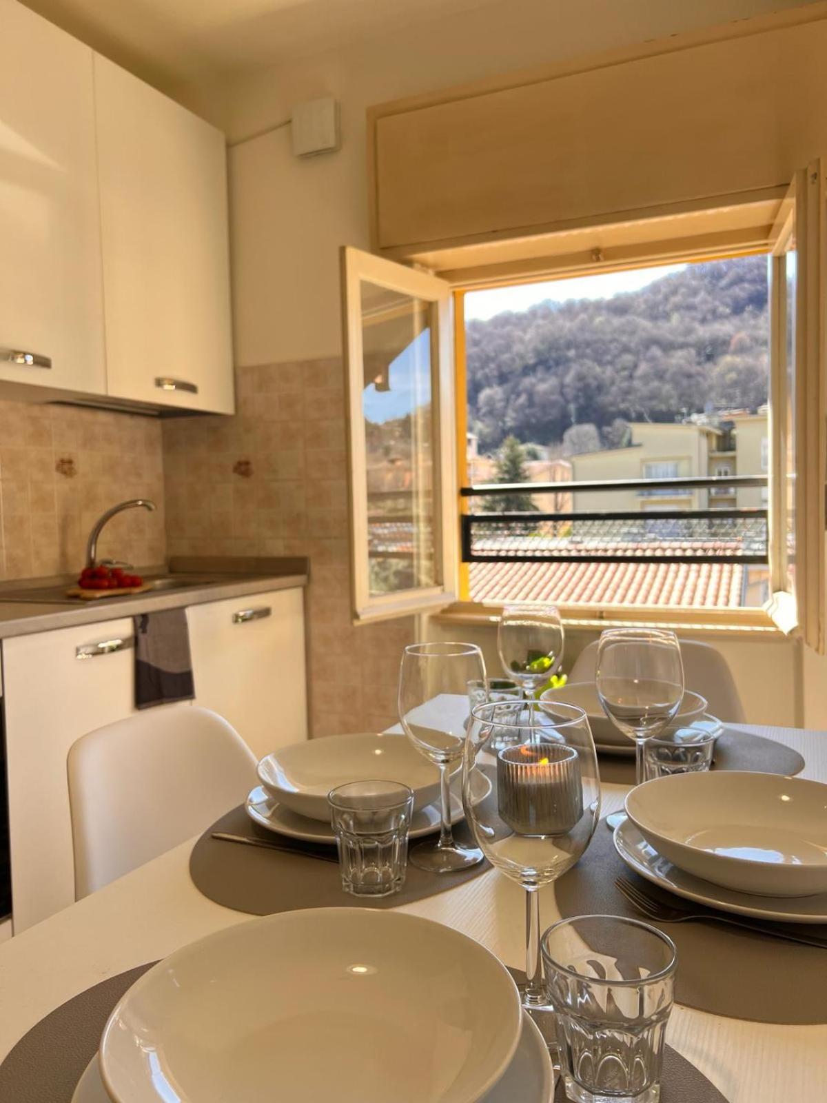 La Mansarda Apartment Комо Екстериор снимка
