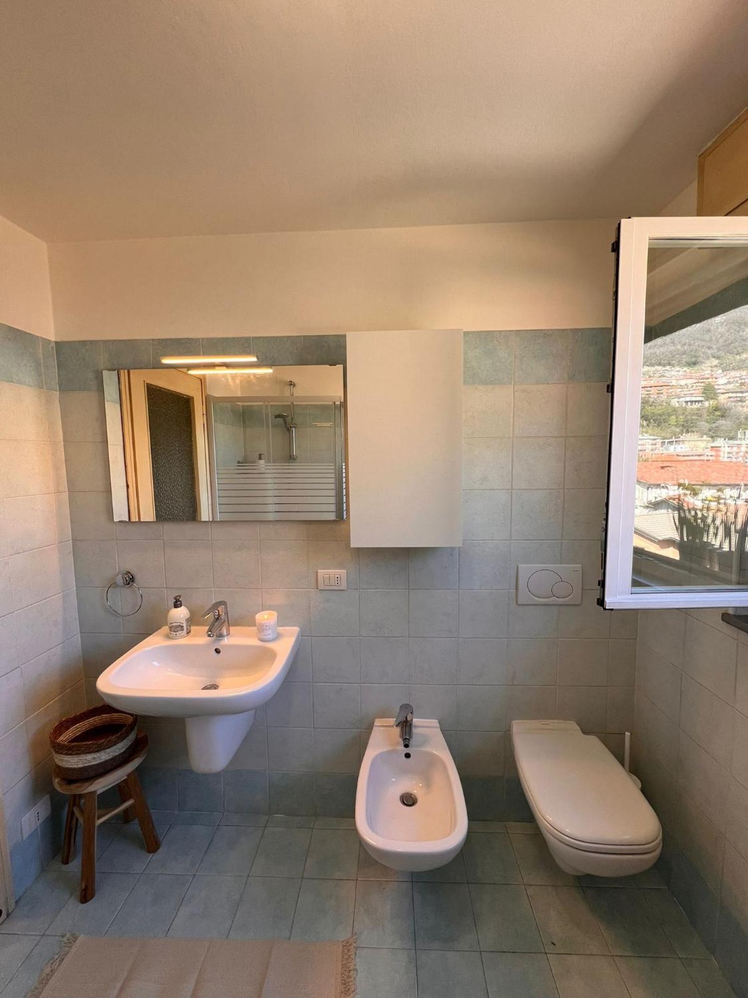 La Mansarda Apartment Комо Екстериор снимка