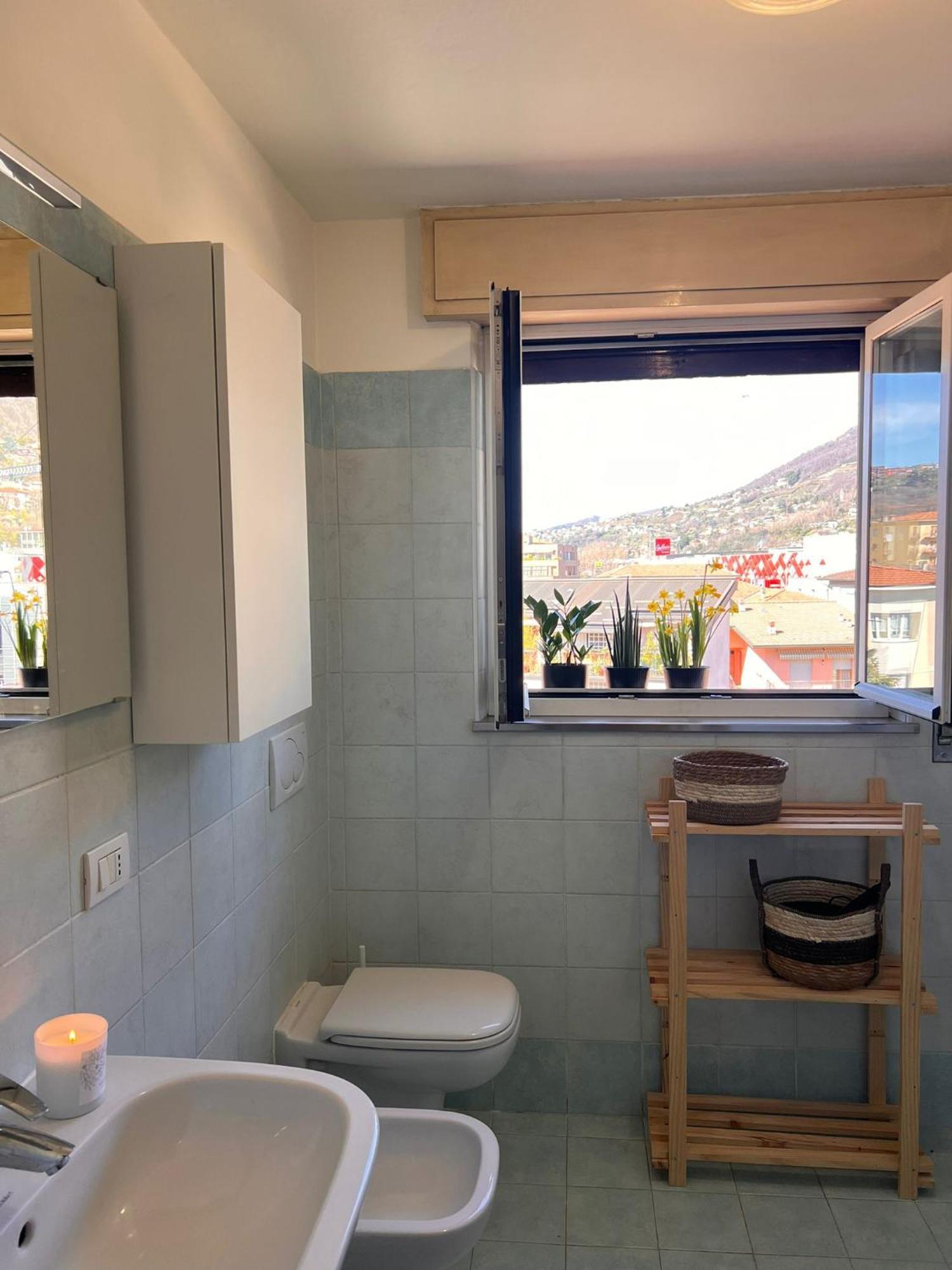 La Mansarda Apartment Комо Екстериор снимка