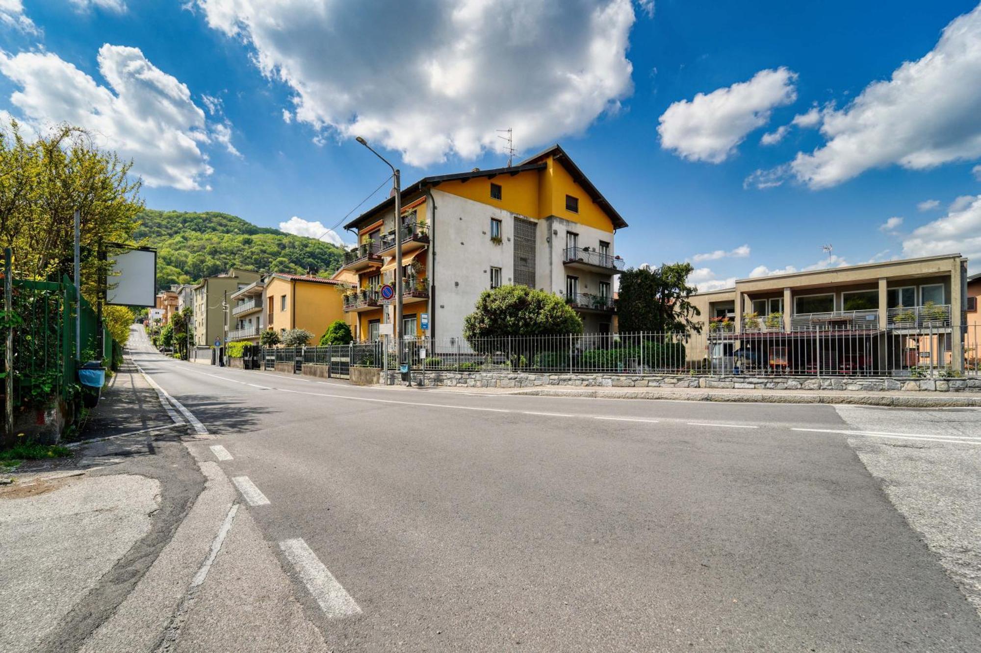 La Mansarda Apartment Комо Екстериор снимка