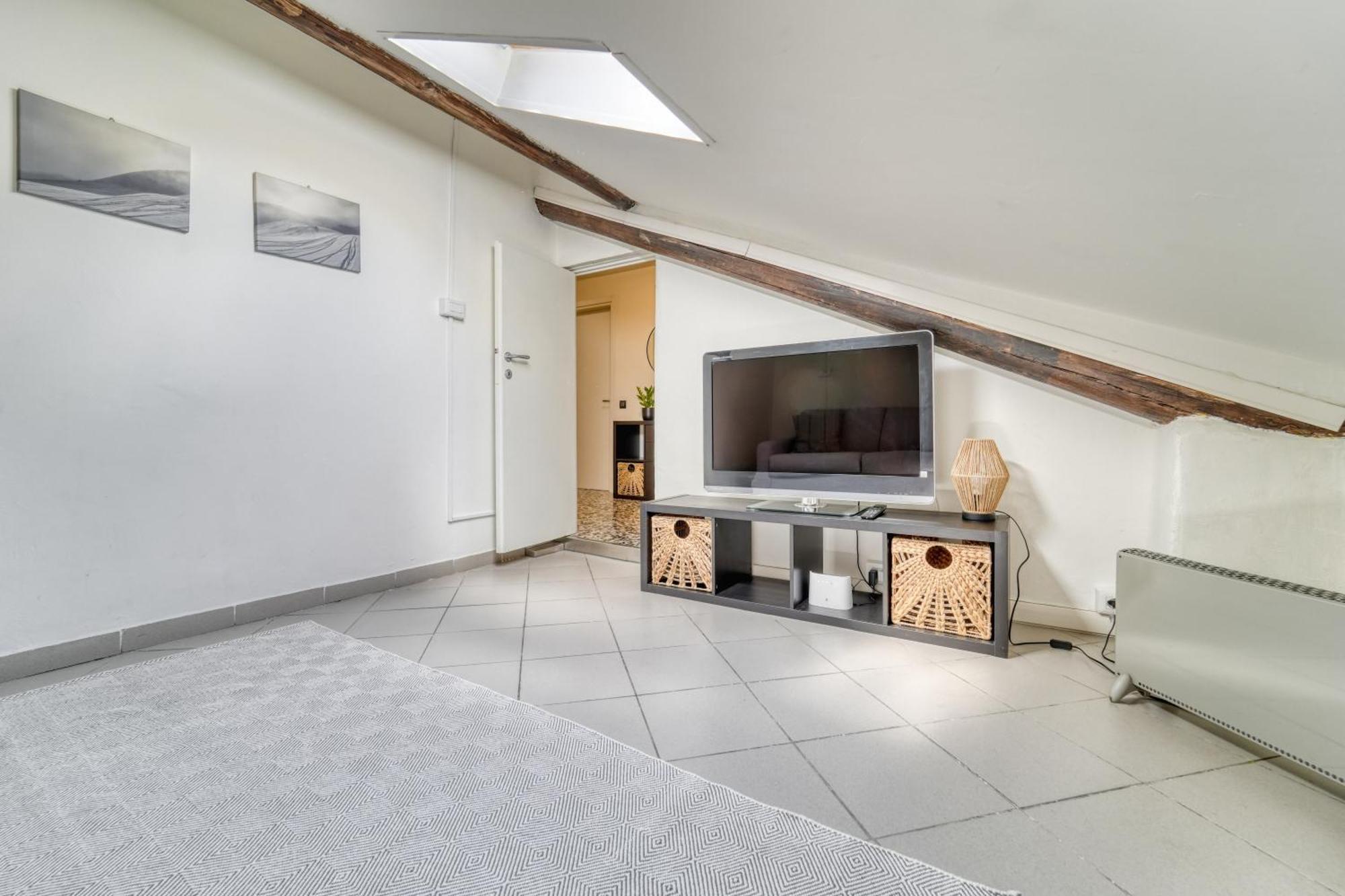 La Mansarda Apartment Комо Екстериор снимка